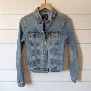 American Eagle Light Wash Jean Jacket M